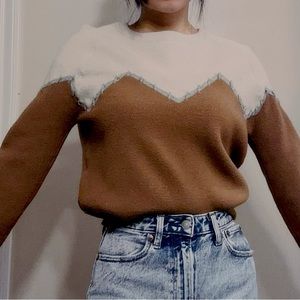 Print sweater with zigzag detail